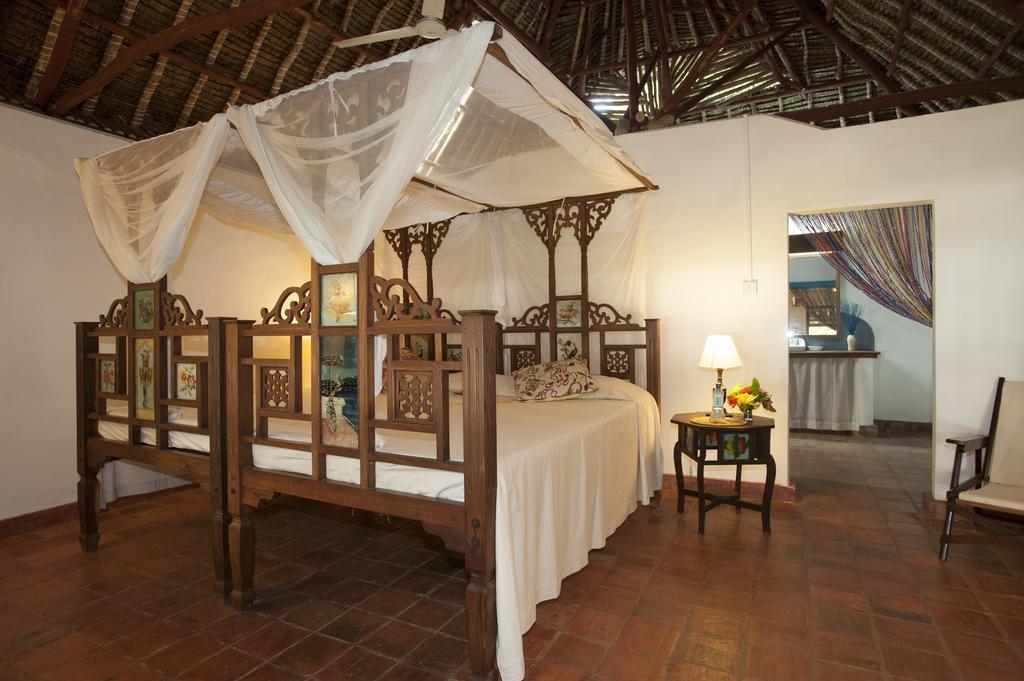 Diani House Hotel Диани Бийч Стая снимка