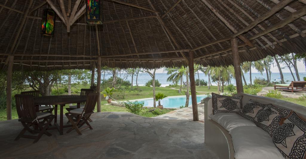 Diani House Hotel Диани Бийч Стая снимка